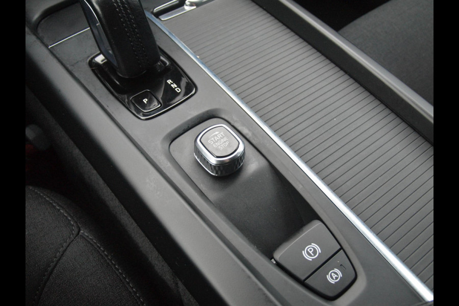 Volvo V60 2.0 B3 Momentum Advantage | Camera | Trekhaak | Apple Carplay | Cruise Control |