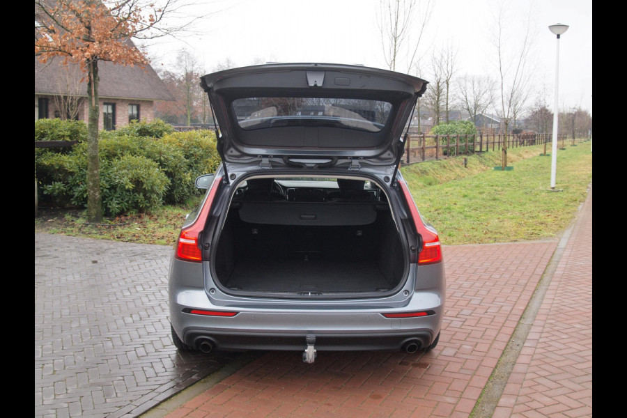 Volvo V60 2.0 B3 Momentum Advantage | Camera | Trekhaak | Apple Carplay | Cruise Control |