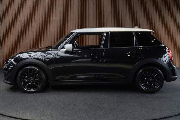 MINI Mini 1.5 Cooper Navi Leer Camera PDC Carplay Keyless Go & Entry LM velgen Zwarte binnenhemel Stoelverwarming Sportstoelen LED BTW auto!
