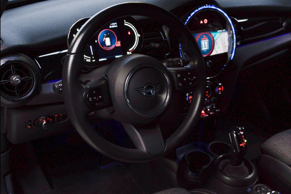 MINI Mini 1.5 Cooper Navi Leer Camera PDC Carplay Keyless Go & Entry LM velgen Zwarte binnenhemel Stoelverwarming Sportstoelen LED BTW auto!