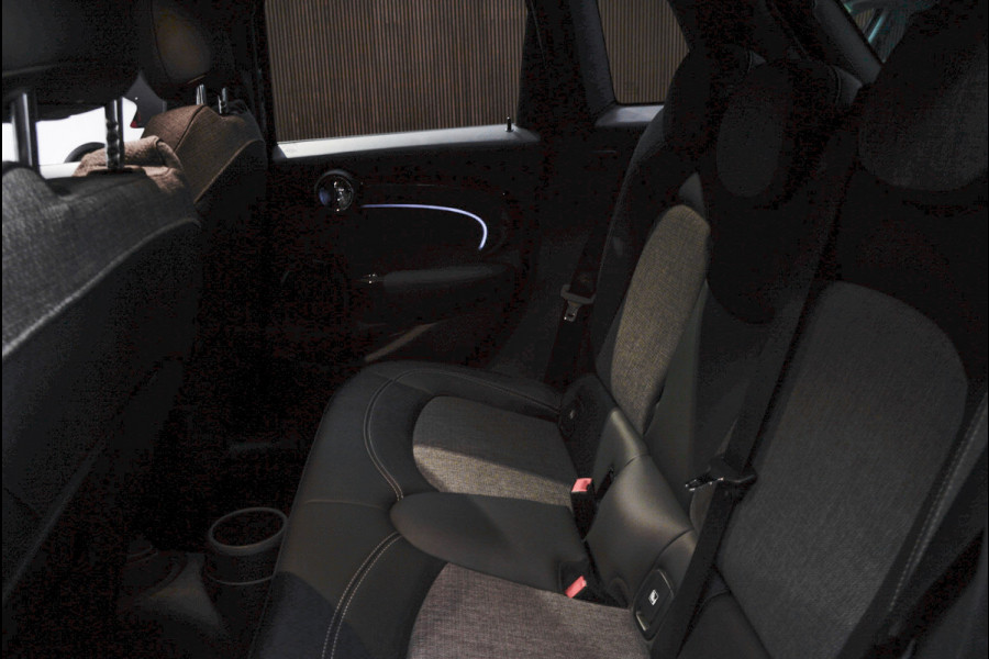 MINI Mini 1.5 Cooper Navi Leer Camera PDC Carplay Keyless Go & Entry LM velgen Zwarte binnenhemel Stoelverwarming Sportstoelen LED BTW auto!