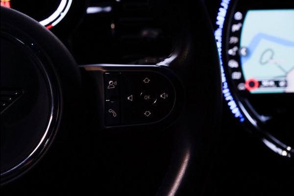 MINI Mini 1.5 Cooper Navi Leer Camera PDC Carplay Keyless Go & Entry LM velgen Zwarte binnenhemel Stoelverwarming Sportstoelen LED BTW auto!