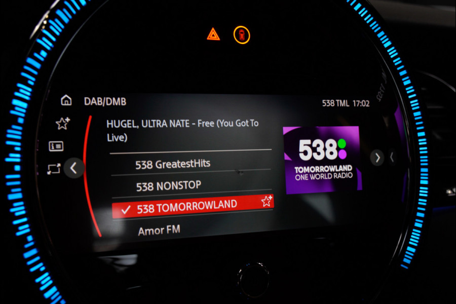 MINI Mini 1.5 Cooper Navi Leer Camera PDC Carplay Keyless Go & Entry LM velgen Zwarte binnenhemel Stoelverwarming Sportstoelen LED BTW auto!