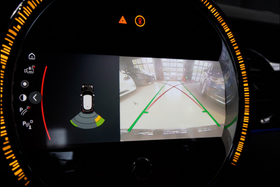 MINI Mini 1.5 Cooper Navi Leer Camera PDC Carplay Keyless Go & Entry LM velgen Zwarte binnenhemel Stoelverwarming Sportstoelen LED BTW auto!