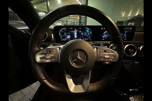 Mercedes-Benz CLA-Klasse Shooting Brake 180 AMG Pano|Sfeer
