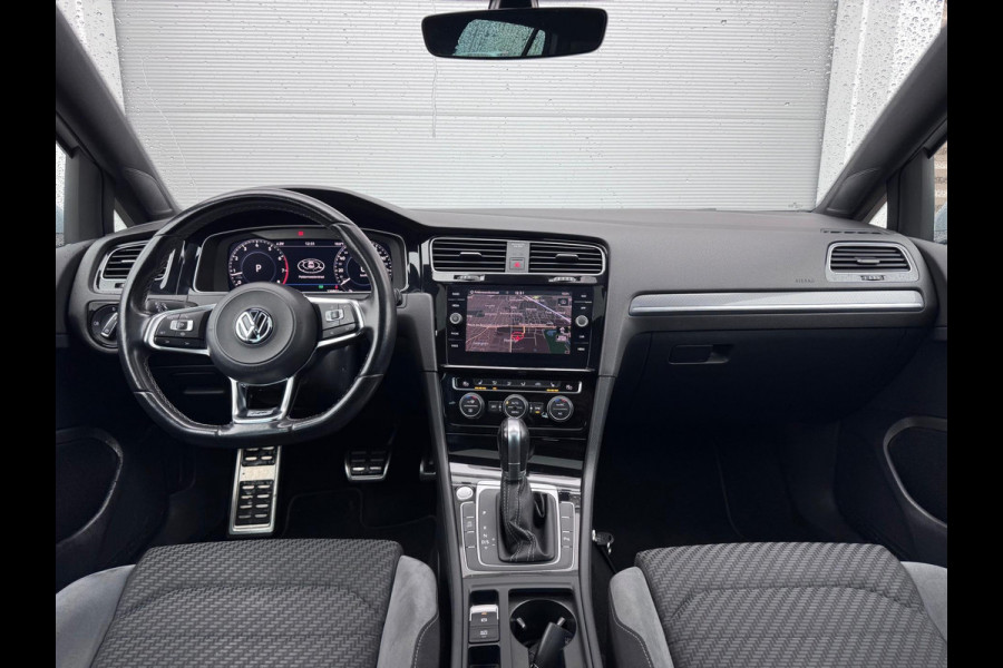 Volkswagen Golf 1.5 TSI 3x R-Line Pano/Camera/AppleCarPlay