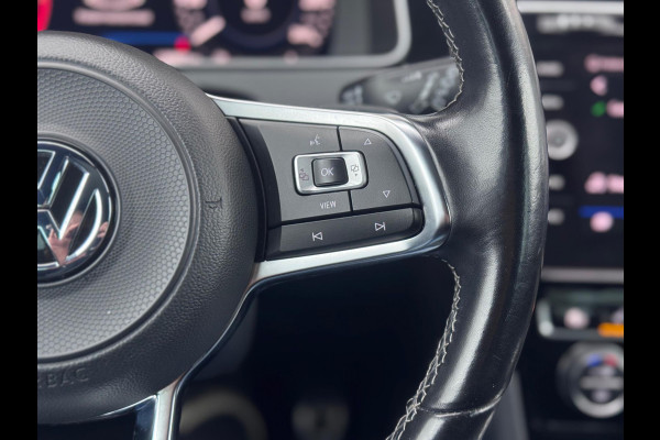 Volkswagen Golf 1.5 TSI 3x R-Line Pano/Camera/AppleCarPlay
