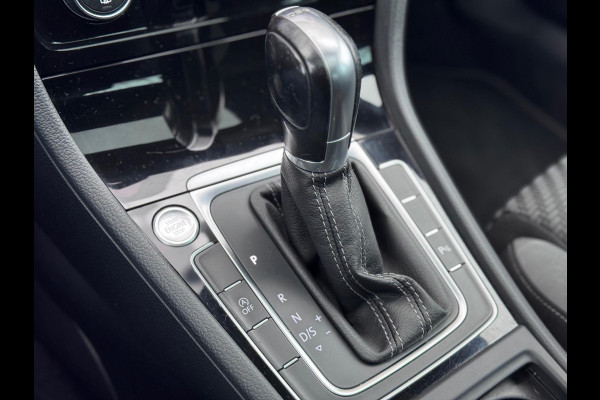 Volkswagen Golf 1.5 TSI 3x R-Line Pano/Camera/AppleCarPlay