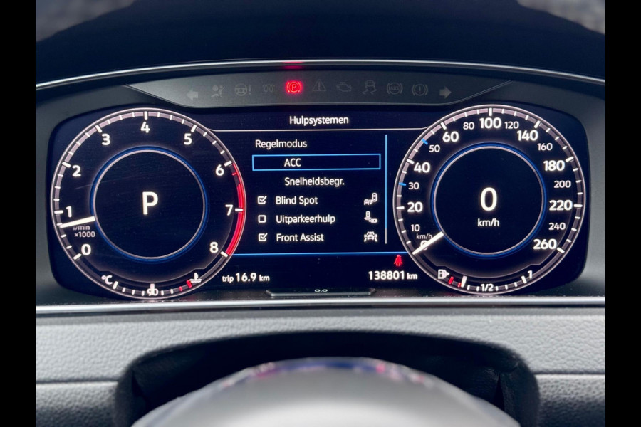 Volkswagen Golf 1.5 TSI 3x R-Line Pano/Camera/AppleCarPlay