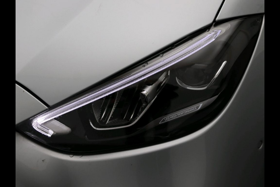 Mercedes-Benz C-Klasse 300 e Business Solution AMG AMG Line | Panorama Schuif-Kanteldak | Distronic | Lederen bekleding | Alarm | Parkeerpakket met 360°-camera | 20 Inch AMG Velgen. Inclusief 24 maanden Mercedes-Benz Certified garantie voor Europa.