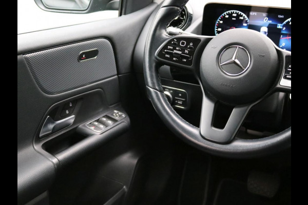 Mercedes-Benz B-Klasse 180 Business Solution Ledkoplampen | Achteruitrijcamera |  Stoelverwarming voor | Licht- en zicht pakket |  Inclusief 24 maanden Mercedes-Benz Certified garantie voor Europa.