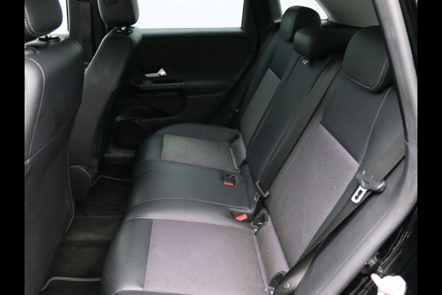 Mercedes-Benz B-Klasse 180 Business Solution Ledkoplampen | Achteruitrijcamera |  Stoelverwarming voor | Licht- en zicht pakket |  Inclusief 24 maanden Mercedes-Benz Certified garantie voor Europa.