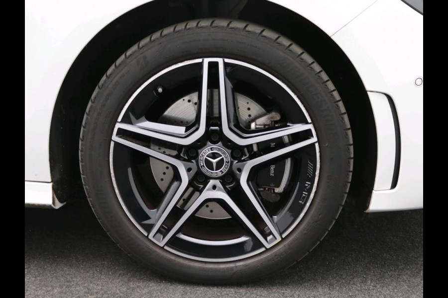 Mercedes-Benz B-Klasse 250 e Business Solution AMG AMG Line | Night Pakket | Panorama Schuif-Kanteldak | Memory Voorstoelen | Parkeerpakket met 360°-camera. Inclusief 24 maanden Mercedes-Benz Certified garantie voor Europa.