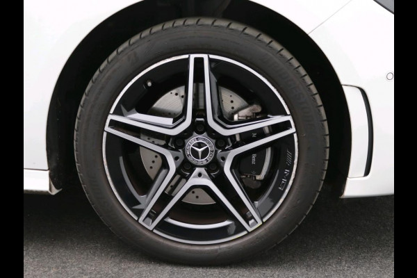 Mercedes-Benz B-Klasse 250 e Business Solution AMG AMG Line | Night Pakket | Panorama Schuif-Kanteldak | Memory Voorstoelen | Parkeerpakket met 360°-camera. Inclusief 24 maanden Mercedes-Benz Certified garantie voor Europa.