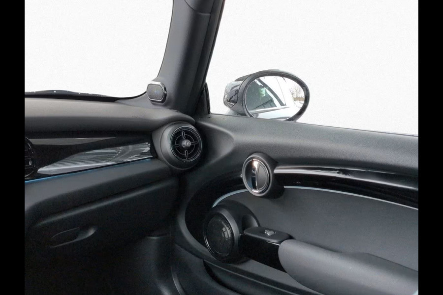 MINI 1.5 Cooper Classic (100kW/136pk) ** LED, LEDER, VIRTUAL, H&K Sound, PANORAMA, CAMERA, 17-inch LMV ** 1e EIG - Slechts 13.700km ** ** INFORMEER OOK NAAR ONZE AANTREKKELIJKE FINANCIAL-LEASE TARIEVEN **