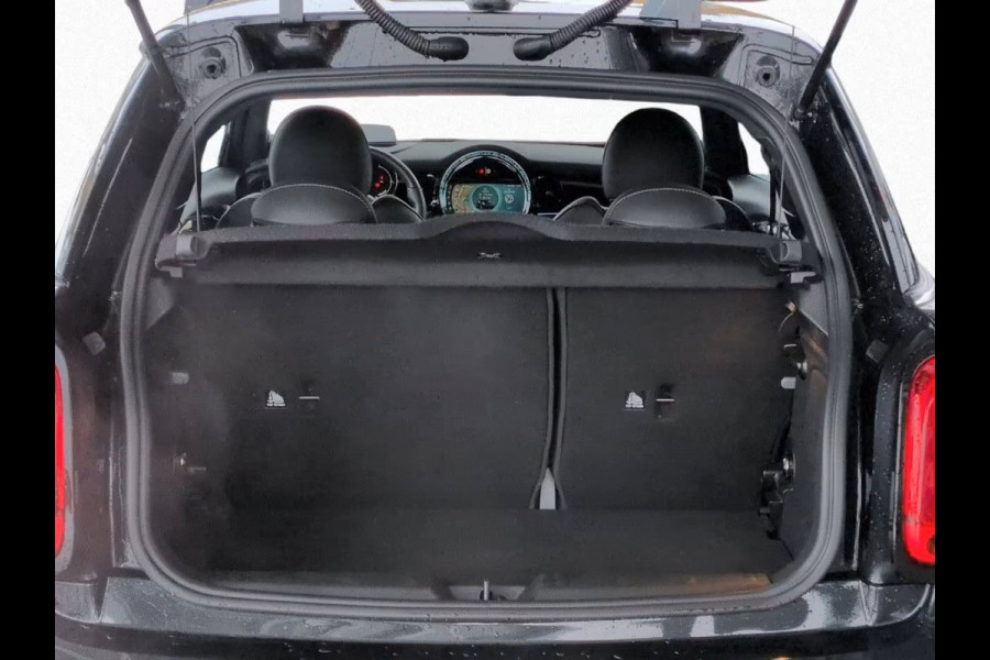 MINI 1.5 Cooper Classic (100kW/136pk) ** LED, LEDER, VIRTUAL, H&K Sound, PANORAMA, CAMERA, 17-inch LMV ** 1e EIG - Slechts 13.700km ** ** INFORMEER OOK NAAR ONZE AANTREKKELIJKE FINANCIAL-LEASE TARIEVEN **