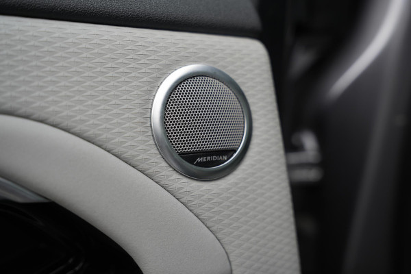 Land Rover Range Rover Evoque 2.0 P200 AWD R-Dynamic S Open Panoramadak Meridian Matrix LED Leer