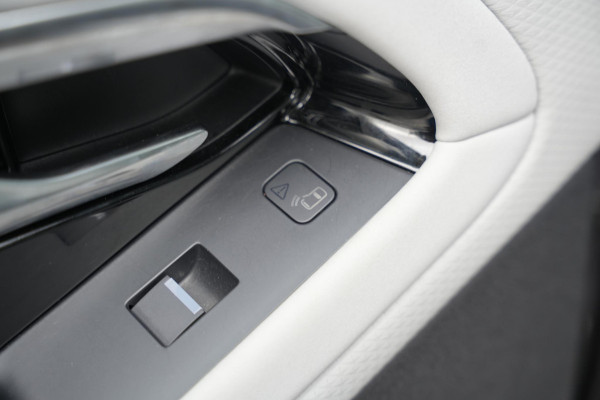 Land Rover Range Rover Evoque 2.0 P200 AWD R-Dynamic S Open Panoramadak Meridian Matrix LED Leer