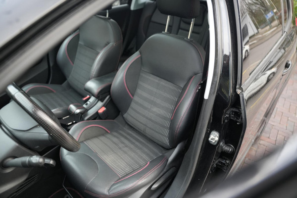 Peugeot 2008 1.2 PureTech GT-line Black on black Lederen bekleding