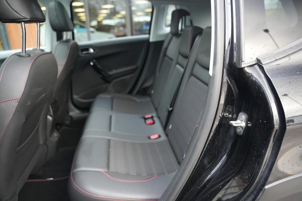 Peugeot 2008 1.2 PureTech GT-line Black on black Lederen bekleding