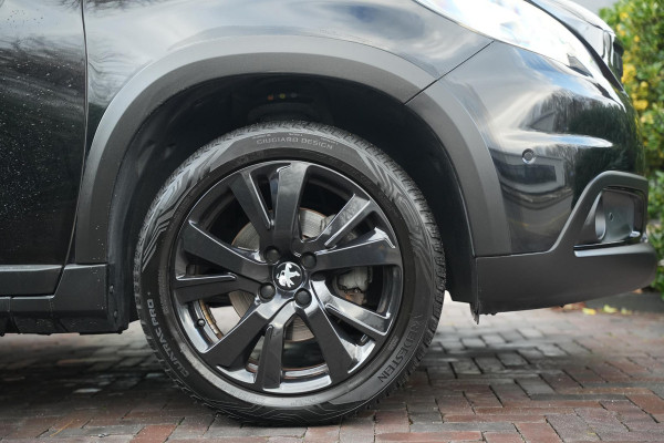 Peugeot 2008 1.2 PureTech GT-line Black on black Lederen bekleding