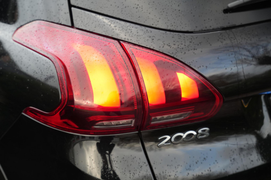 Peugeot 2008 1.2 PureTech GT-line Black on black Lederen bekleding