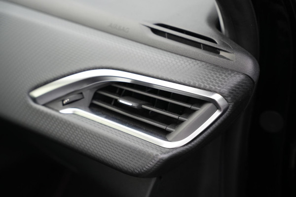 Peugeot 2008 1.2 PureTech GT-line Black on black Lederen bekleding