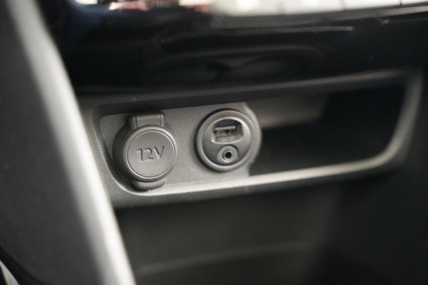 Peugeot 2008 1.2 PureTech GT-line Black on black Lederen bekleding