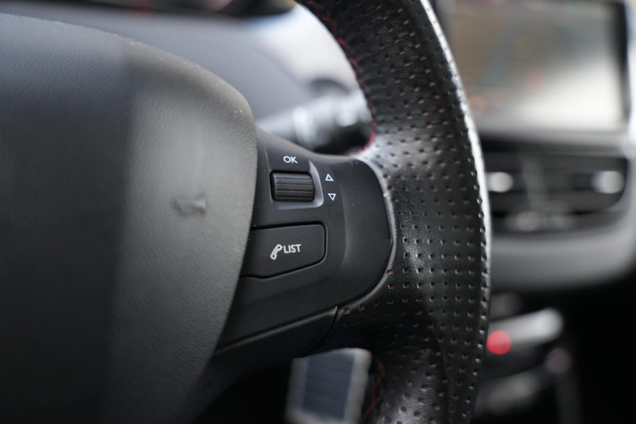 Peugeot 2008 1.2 PureTech GT-line Black on black Lederen bekleding