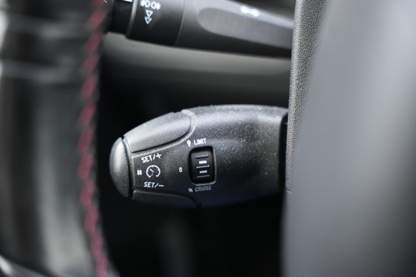 Peugeot 2008 1.2 PureTech GT-line Black on black Lederen bekleding