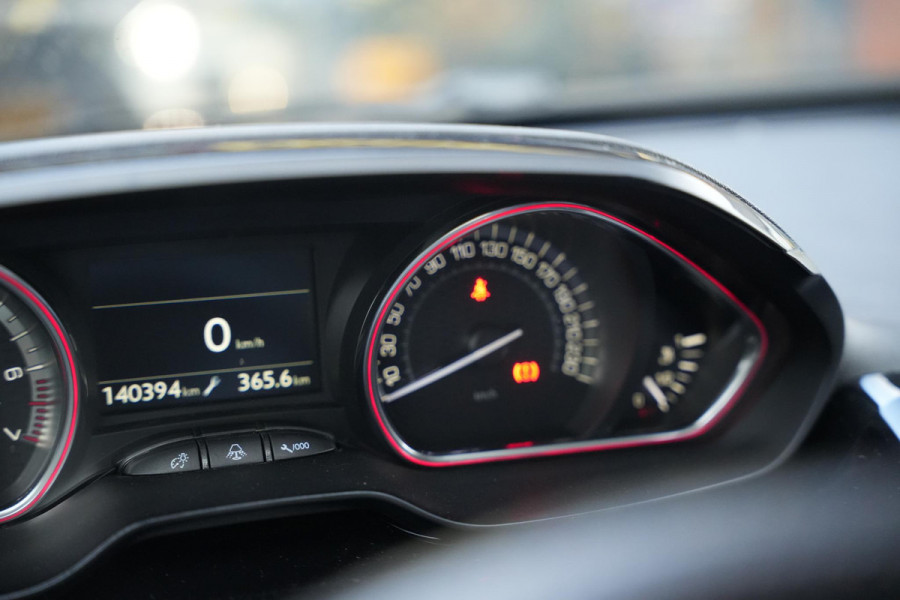 Peugeot 2008 1.2 PureTech GT-line Black on black Lederen bekleding