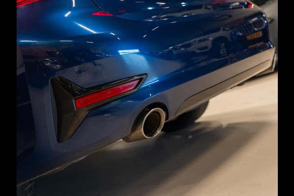 BMW 3-serie 320i M Pakket, Digi Dash, Apple Carplay, Android Auto, Navi, Ambiënte Light, Cruise, PDC, Led, Volledig Onderhouden