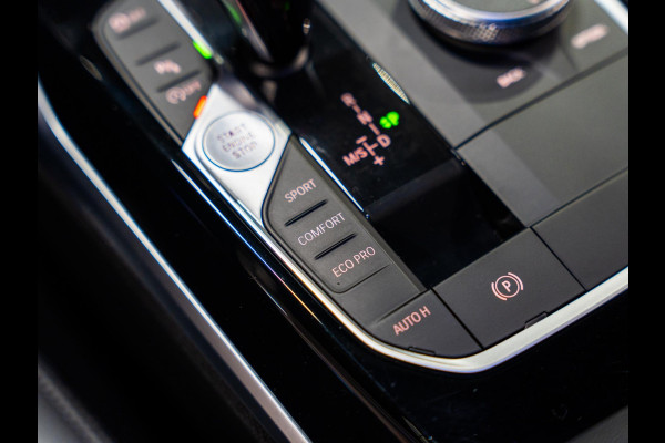 BMW 3-serie 320i M Pakket, Digi Dash, Apple Carplay, Android Auto, Navi, Ambiënte Light, Cruise, PDC, Led, Volledig Onderhouden