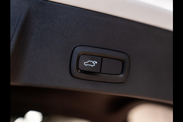 Volvo XC40 1.5 T3 163PK Momentum, Navi, Cruise, PDC, Clima, Voll Led, Bluetooth/Tel, Volledig Onderhouden