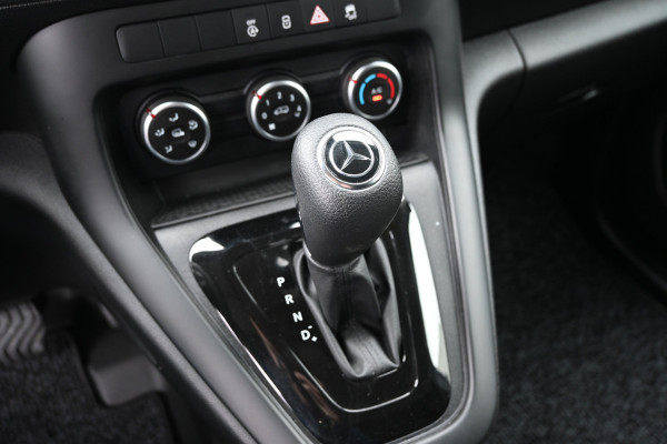 Mercedes-Benz Citan 110 CDI L2 Pro 3 Zitplaatsen, MBUX met camera