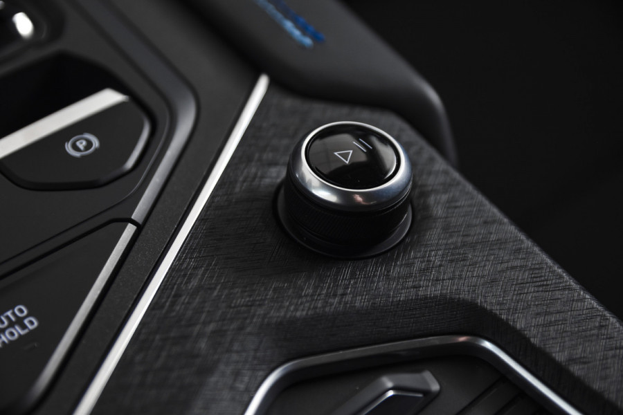 Lynk & Co 01 1.5 PHEV 261PK MY22 | Blackpakket | 360 Camera | 7.4 kWh Boordlader | S/K-panodak | Adapt. Cruise | Memory | Elek. klep | LM 20" |