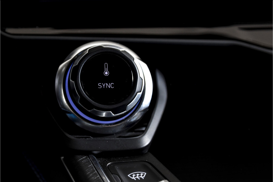 Lynk & Co 01 1.5 PHEV 261PK MY22 | Blackpakket | 360 Camera | 7.4 kWh Boordlader | S/K-panodak | Adapt. Cruise | Memory | Elek. klep | LM 20" |