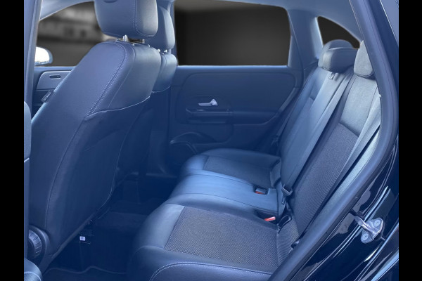 Mercedes-Benz B-Klasse 250e Business ** APPLE/ANDROID - NAVI - HALF-LEDER - SPOORASS - CRUISE ** 1e EIG - UNFALLFREI ** ** INFORMEER OOK NAAR ONZE AANTREKKELIJKE FINANCIAL-LEASE TARIEVEN **