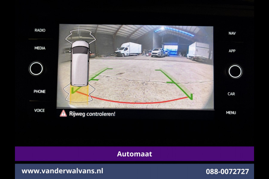 Volkswagen Transporter 2.0 TDI 150pk Automaat L1H1 Euro6 Airco | Navigatie | Camera | Cruisecontrol | Android Auto Parkeersensoren, Bijrijdersbank