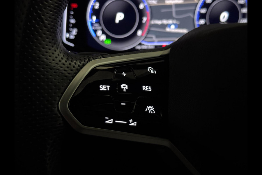 Volkswagen T-Roc 1.5 TSI 3X R-LINE | PANO | VIRTUAL | IQ LED | LANE ASS. | VOL!