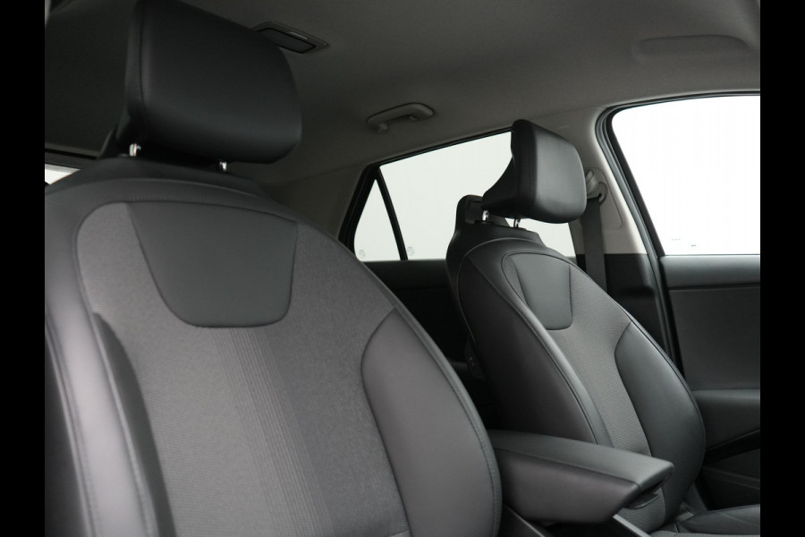 Kia Niro 1.6 GDi DynamicLine Plug In Hybrid 142pk Dealer O.H PHEV | Adaptive Cruise | Camera | Sportstoelen & Stuur Verwarmd | Keyless | Blis | Apple Carplay | Navigatie | Virtual | DAB | 16"L.M |