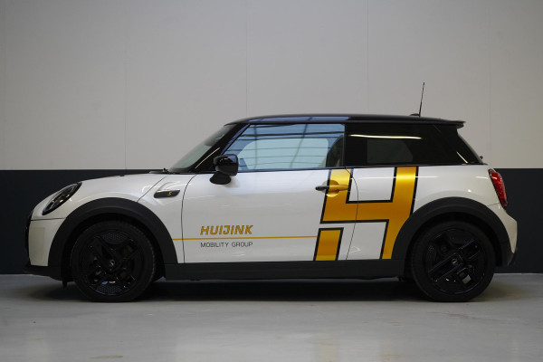 MINI Mini Electric Classic 33 kWh | Zwart optiek | Navigatie | Stoelverwarming | Privacy Glass