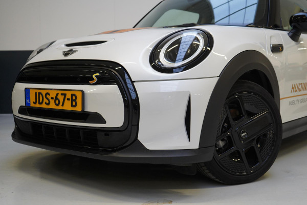 MINI Mini Electric Classic 33 kWh | Zwart optiek | Navigatie | Stoelverwarming | Privacy Glass