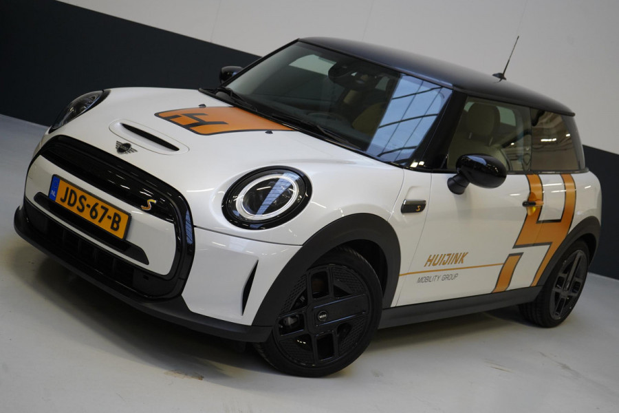 MINI Mini Electric Classic 33 kWh | Zwart optiek | Navigatie | Stoelverwarming | Privacy Glass