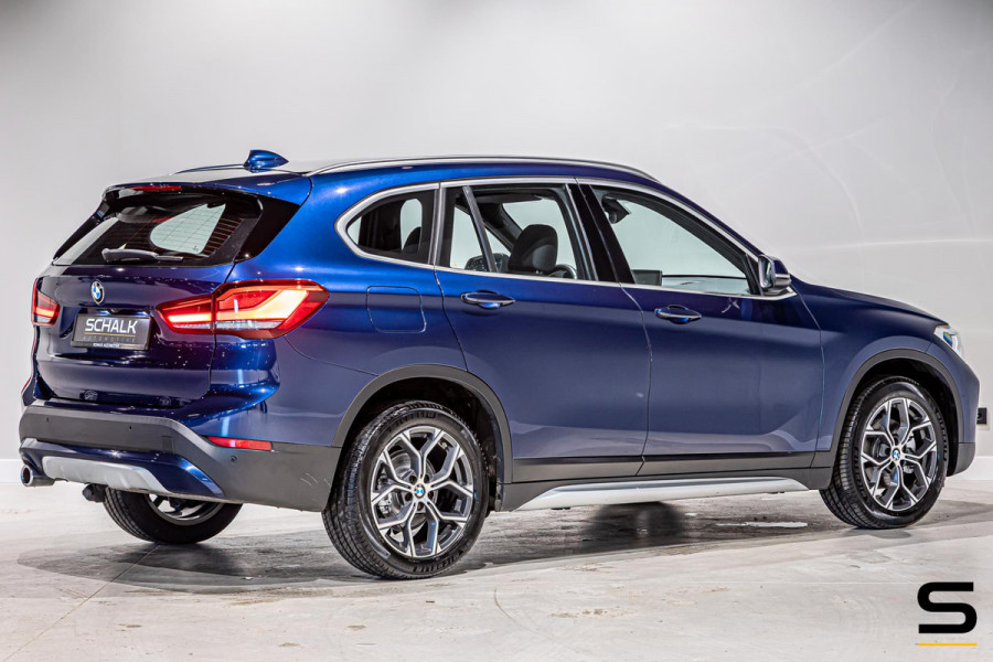 BMW X1 SDrive18i Executive Edition|NAP|HUD|Trekhaak|Cam|1eig