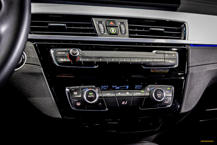 BMW X1 SDrive18i Executive Edition|NAP|HUD|Trekhaak|Cam|1eig