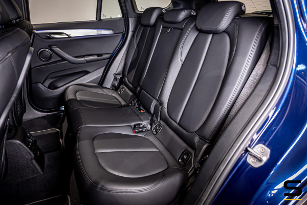 BMW X1 SDrive18i Executive Edition|NAP|HUD|Trekhaak|Cam|1eig