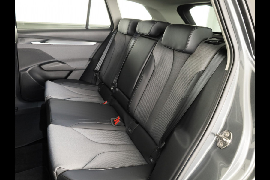 Škoda Enyaq 60 Selection 204pk | Blind Spot | Adaptive Cruise | Elek. achterklep | Navigatie | Camera |