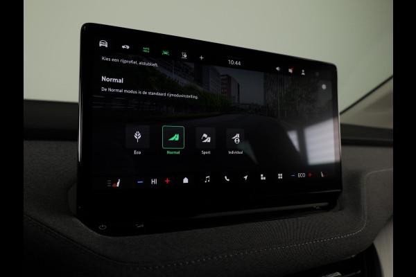 Škoda Enyaq 60 Selection 204pk | Blind Spot | Adaptive Cruise | Elek. achterklep | Navigatie | Camera |