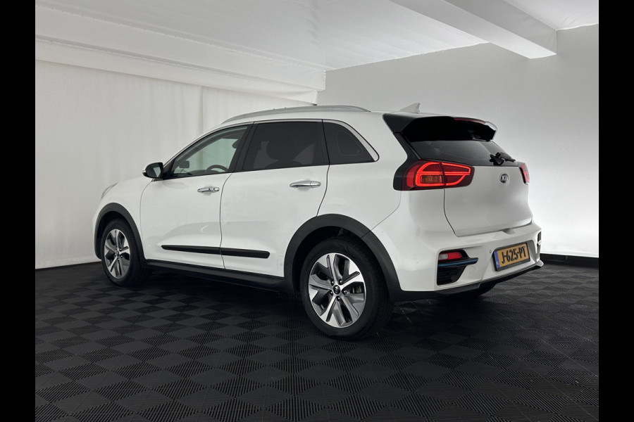 Kia e-Niro DynamicLine 64 kWh [ 3-Fase ] {SOH-100%} (INCL-BTW) Aut.*LEATHER-FABRIC | NAVI-FULLMAP | DAB+ | ADAPTIVE-CRUISE | CAMERA | HEATED-COMFORTSEATS | KEYLESS | DIGI-COCKPIT | SHIFT-PADDLES | CARPLAY | LANE-ASSIST | ...